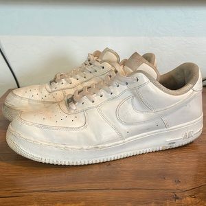 Men’s Nike white shoes sneakers size 12